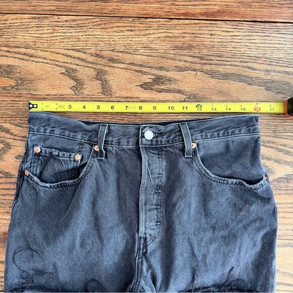 Levi’s 501 Cropped Button Fly 100% Cotton Raw Hem Jeans Faded Black Women’s 31 - Picture 8 of 8